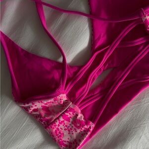 BuffBunny Reversible Sportsbra - Candy Crush Pink XS